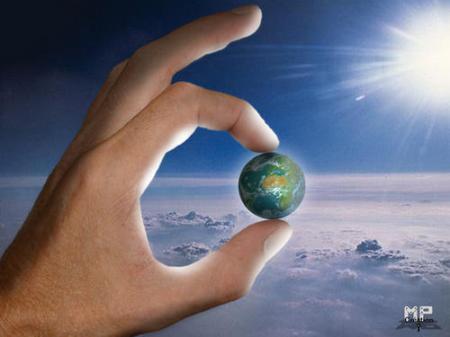 planète entre deux doigts planète entre deux doigts
